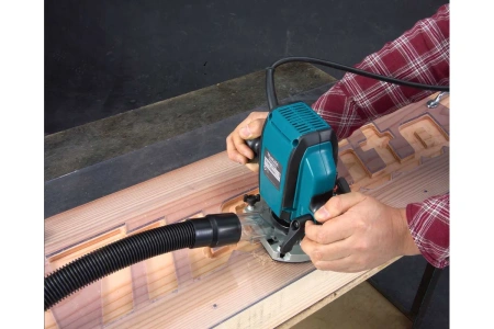 Фрезер Makita RP0900 с фрезами