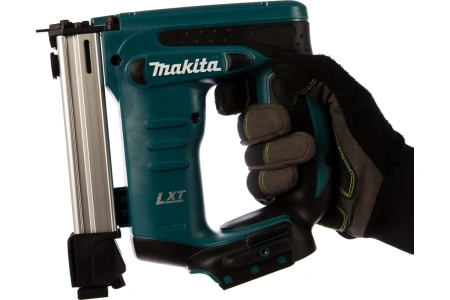 Аккумуляторный степлер Makita DST221