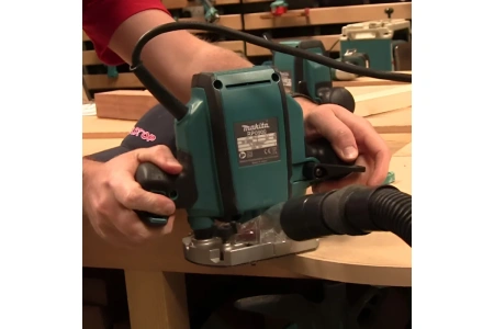 Фрезер Makita RP0900 с фрезами