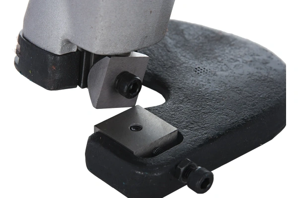 Ножницы по металлу Makita JS3200, 660 Вт